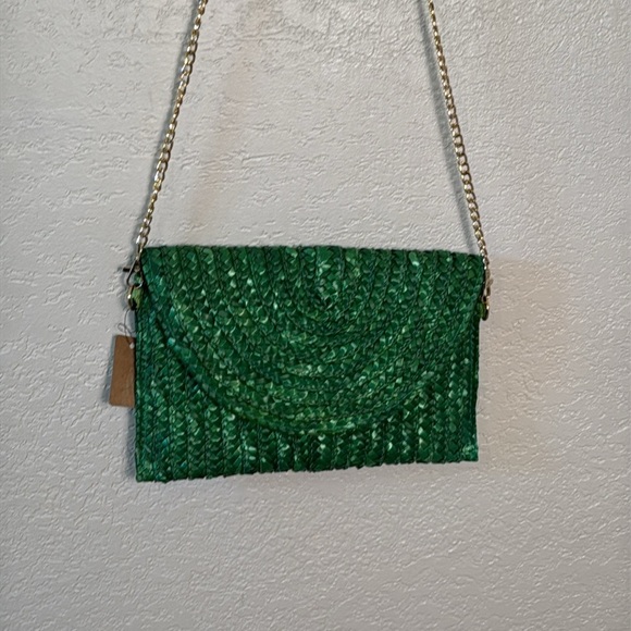 Women's Green Rattan Crossbody Purse With Gold Chain Magnetic‎ Snap Closure NWT - Picture 2 of 6